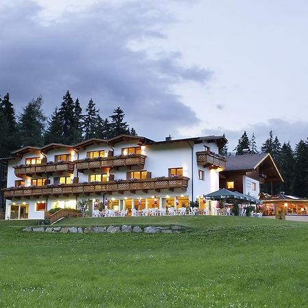 Familienhotel Moos-Alm Lienz Exteriör bild