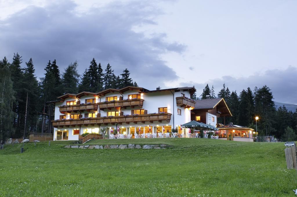 Familienhotel Moos-Alm Lienz Exteriör bild